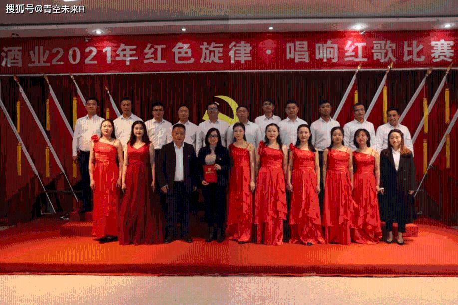 龙年将至!高达5米的“中华龙”亮相申城 以艺术行动赋能城市美育